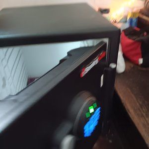 Safe and electronics looking to sell or barter